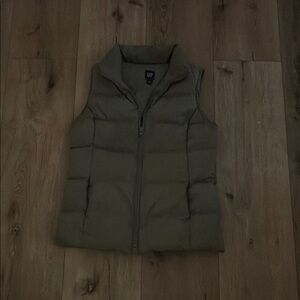 GAP Olive Green Puffer Vest for Women